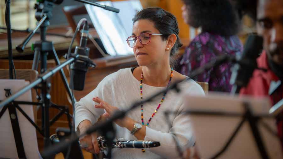 Carelys Carreras Camporredondo - Klarinette, Saxophon, Flöte bei "The Cuban Orquesta"