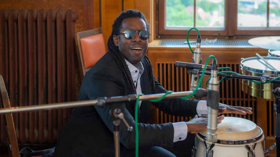 Reinier Ceruto Zaldivar - Percussion bei "The Cuban Orquesta"