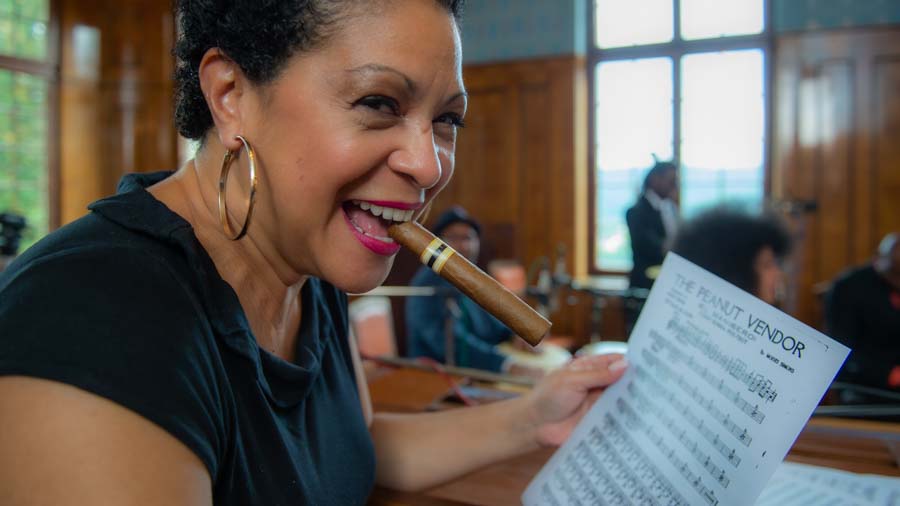 Susana Camino - Moderatorin bei "The Cuban Orquesta"