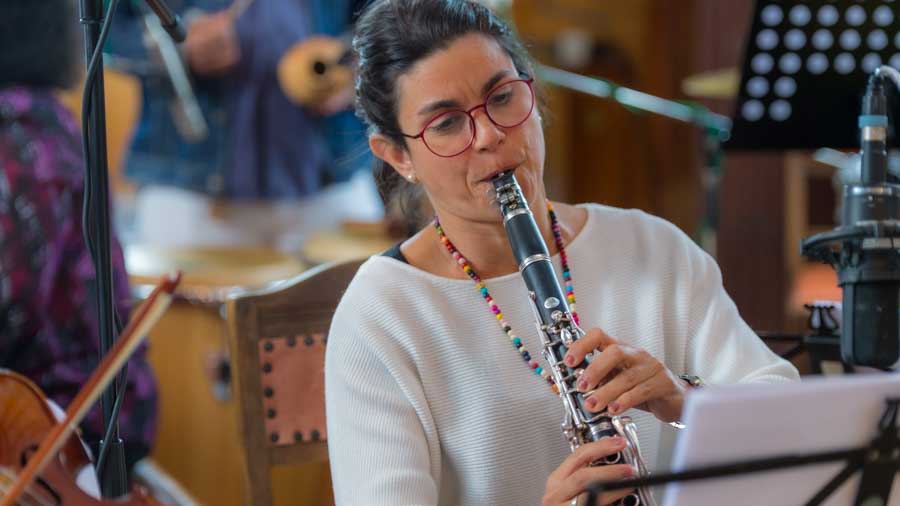Carely Carrera Comporredondo - Klarinette bei "The Cuban Orquesta"