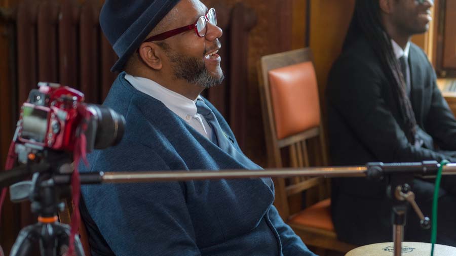 Juan Bauste - Percussion bei "The Cuban Orquesta"