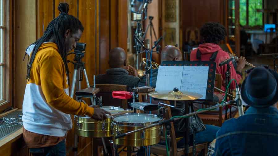 Reinier Ceruto Zaldivar - Percussion bei "The Cuban Orquesta"